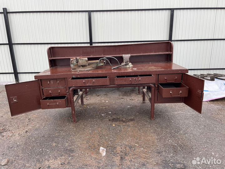 Слесарный стол