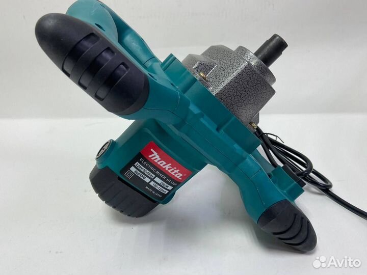 Миксер строительный Makita GB6116