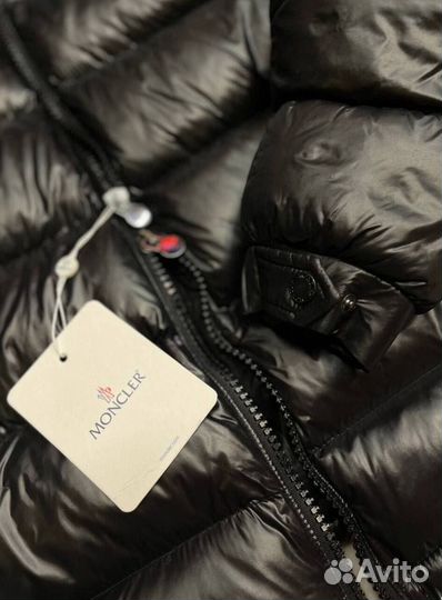 Пуховик Moncler