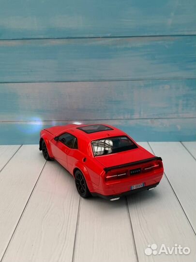 Модель авто Dodge Challenger SRT 1:24 металл