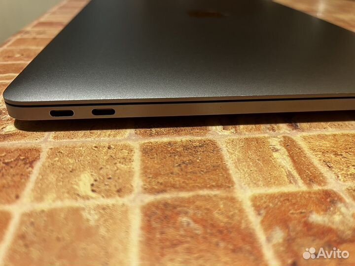 Macbook Pro 2017 в отличном состоянии