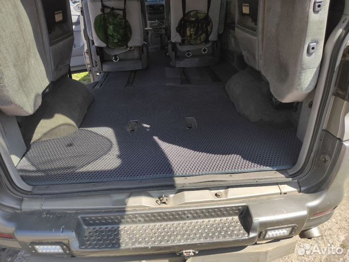 Автоковрики EVA на Mitsubishi Delica с полозьями