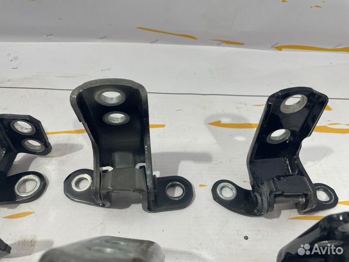 Петли двери Toyota Land Cruiser Prado 150