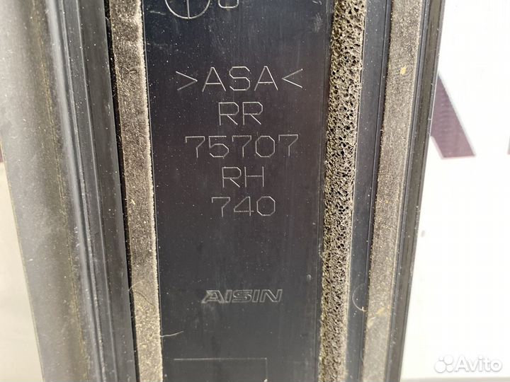 Lexus Rx4 накладка стойки двери