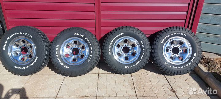Bfgoodrich Mud-Terrain T/A KM2 235/75 R15