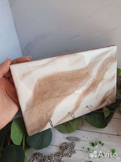 Ключница настенная из эпоксидной смолы