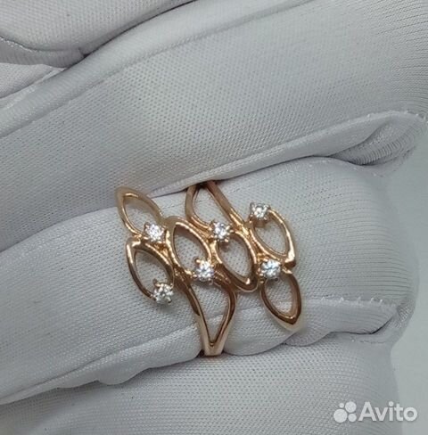 Золотое кольцо с камнем 17р