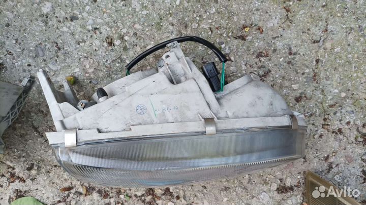 Фары на delica комплект с поворотниками