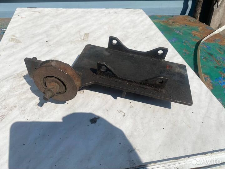 Кронштейн компрессора рефрижератора на д245