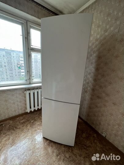 Холодильник Haier CFE633CW