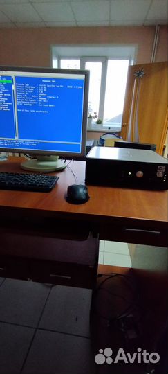 Системный блок + монитор + клавиатура и мышка