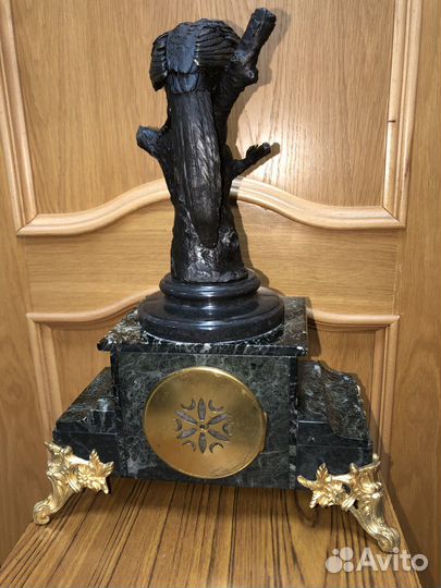 Часы настольные. Антикварные. Птица - Ворона