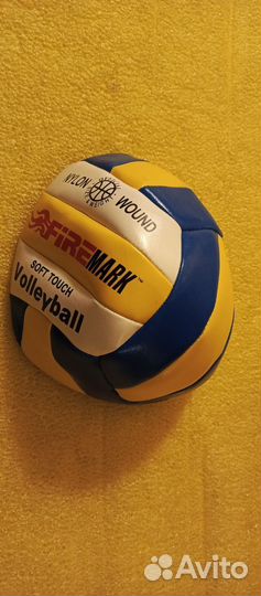Волейбольный мяч
