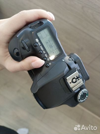 Зеркальный фотоаппарат Canon 40d