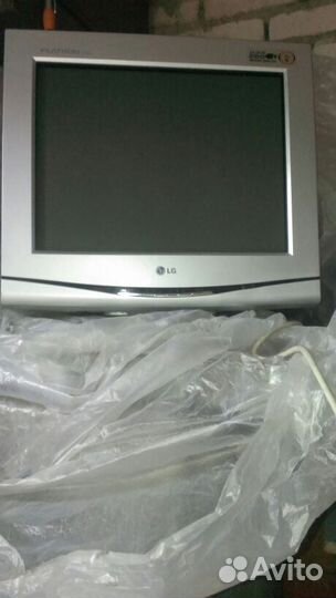 Монитор LG flatron F700P