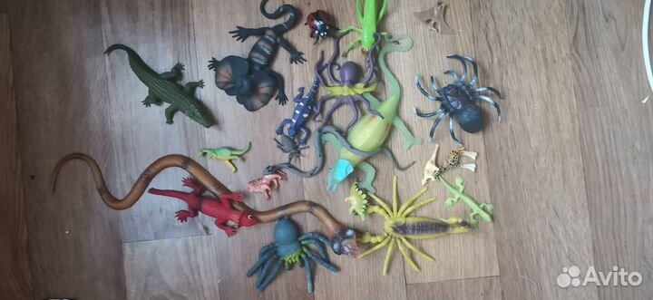 Игрушки животные насекомые