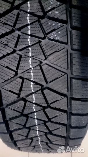 Bridgestone Blizzak DM-V2 255/60 R17 106S