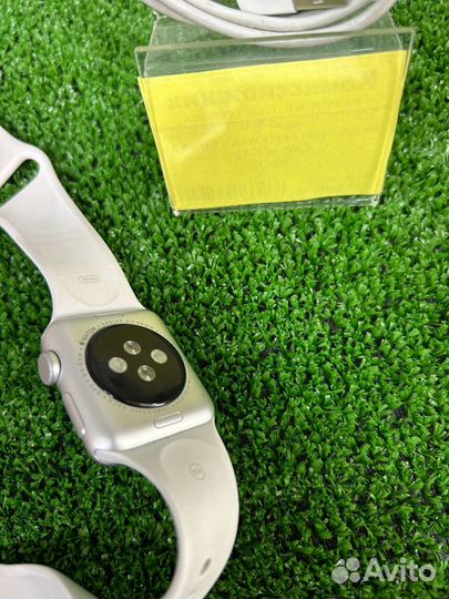 Умные часы Apple Watch Series 3 (38mm) иш