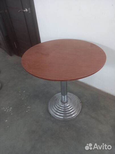 Ресторанный стол