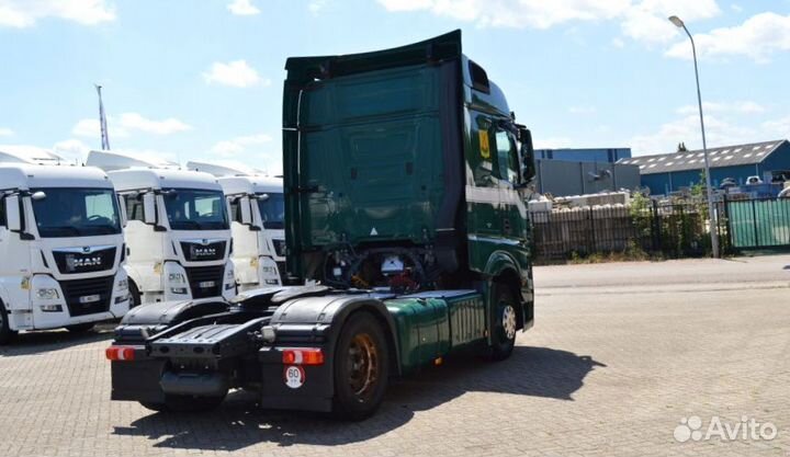 Pазбираем грузовик Mercedes-Benz Actros mpiv с 201