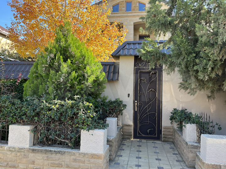 Дом 391 м² на участке 10 сот.