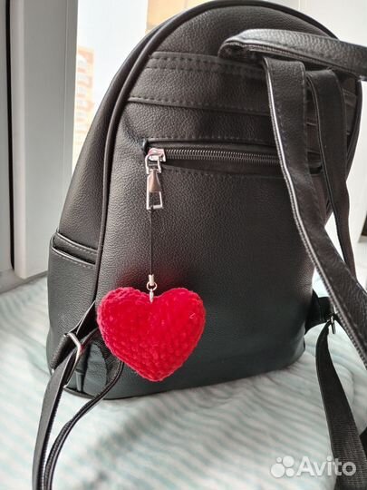 Вязаное сердечко брелок