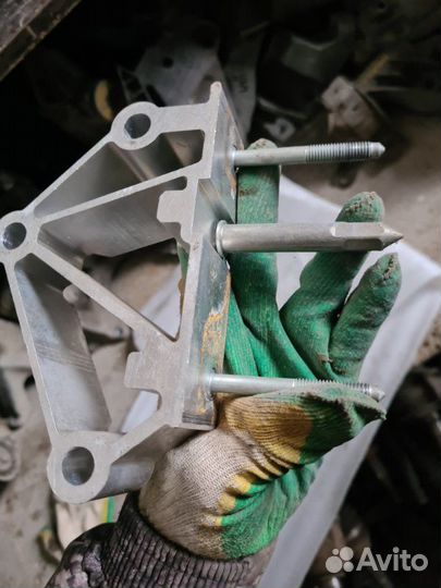 Кронштейн Volkswagen