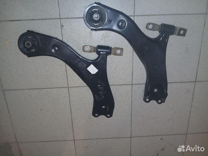 Рычаг передней подвески toyota camry v70