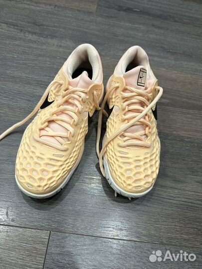 Кроссовки nike 37