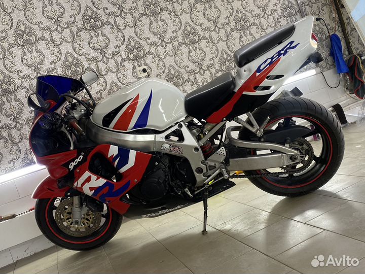 Honda cbr900rr fire blade
