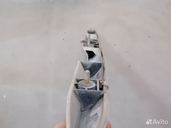 Накладка двери багажника для Mitsubishi Carisma