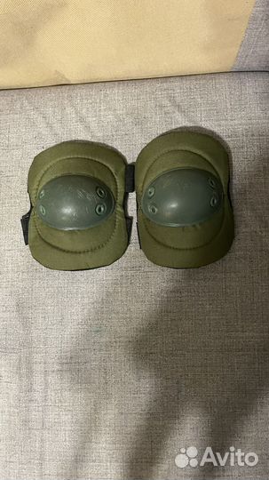 Наколенники и налокотники военные