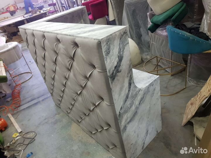 Стойка ресепшн с покраской под мрамор