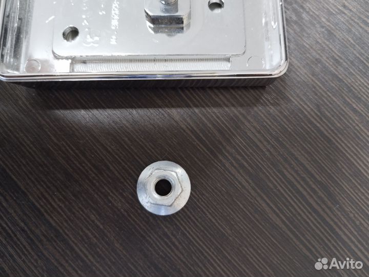 Эмблема жигули 2106