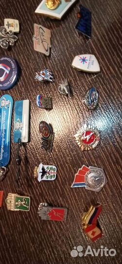 Набор коллекционных значков