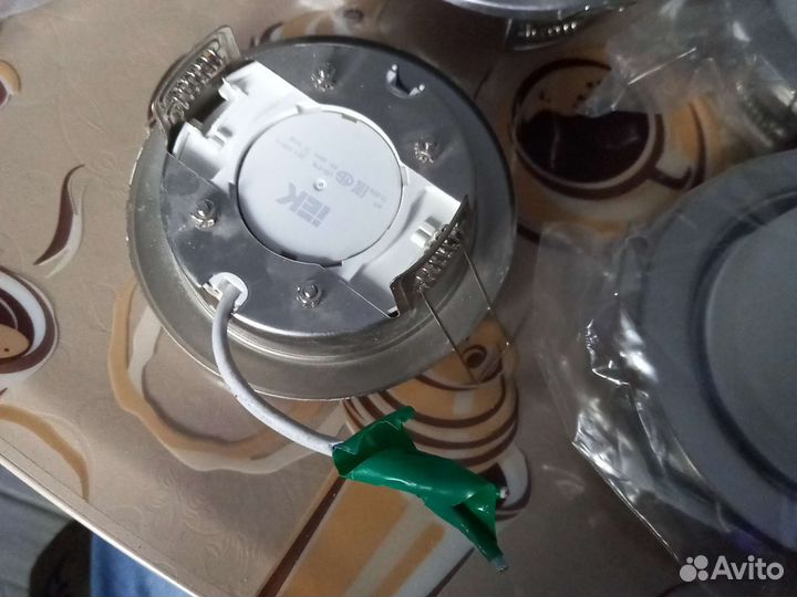 Светильник потолочный встраиваемый