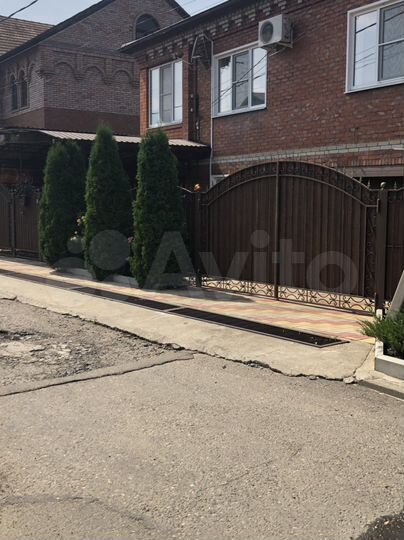 Дом 220 м² на участке 6 сот.