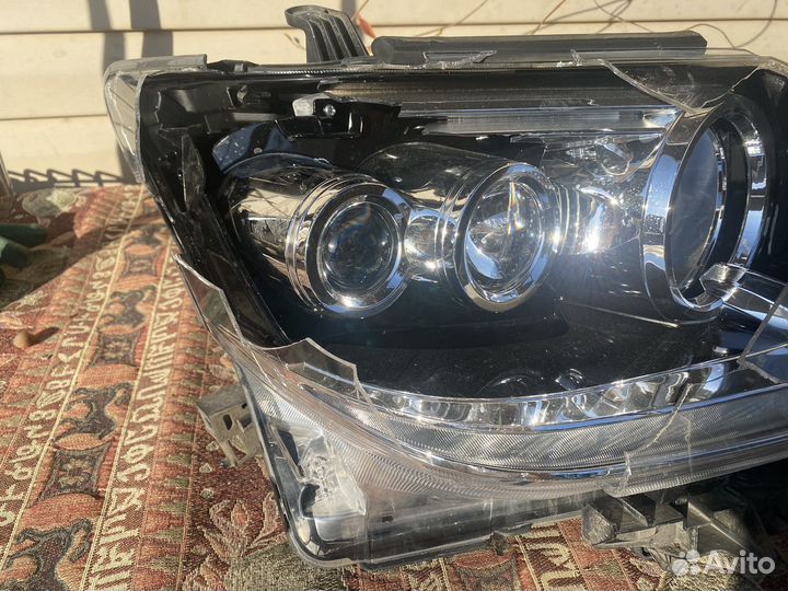 Передняя правая фара на Lexus GX 460