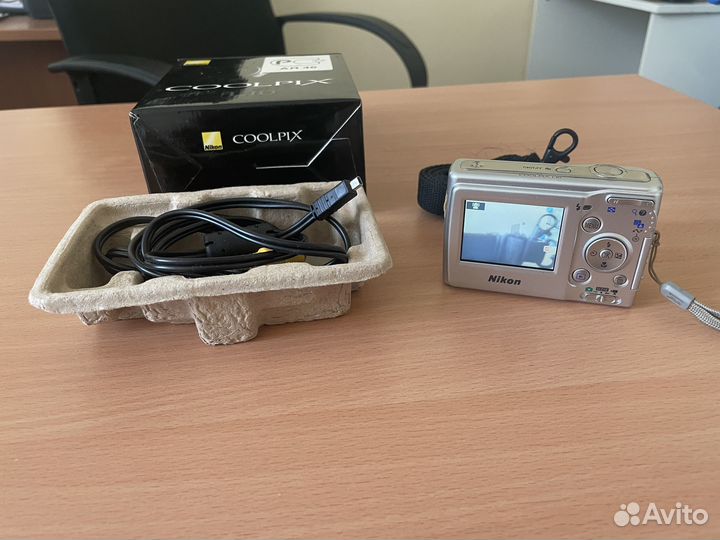 Компактный фотоаппарат Nikon Coolpix L10