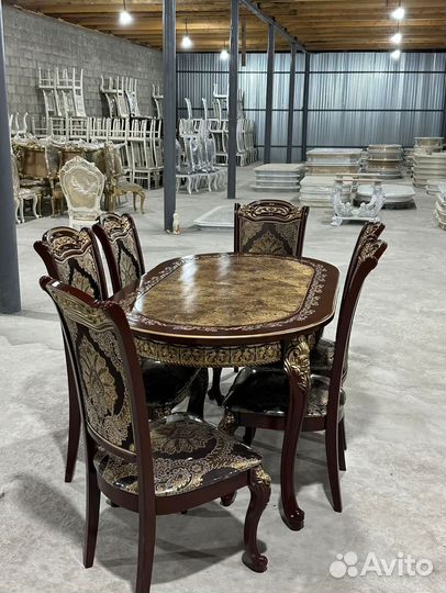 Стол в наличии