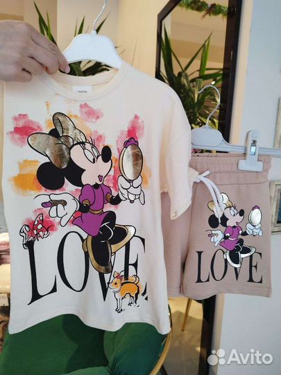 Костюм для девочки футболка и шорты