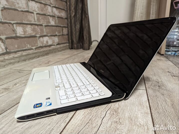 Ноутбук Sony для учебы/работы