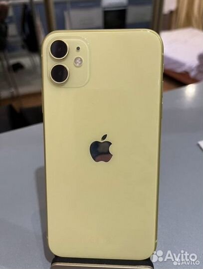 iPhone 11, 64 ГБ