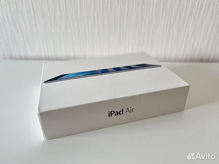 Коробка от AirPods и iPad Air