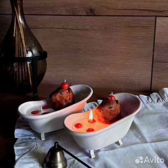 Свеча с капибарой