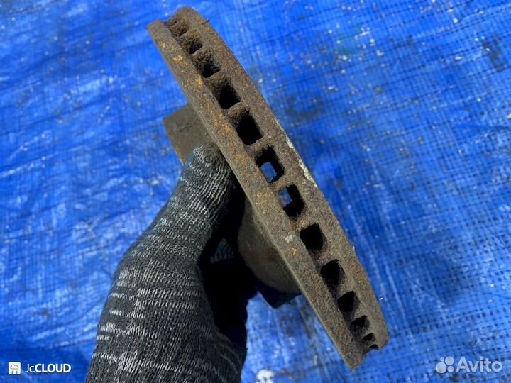 Тормозной диск на toyota ipsum SXM15 3SFE