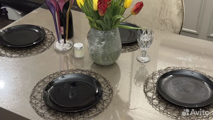 Тарелки черные IKEA