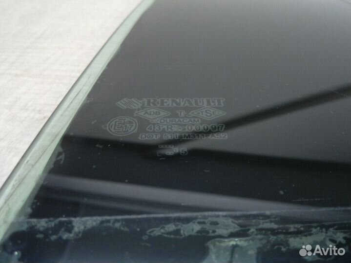 Стекло двери заднее левое Renault Megane 2 1.6