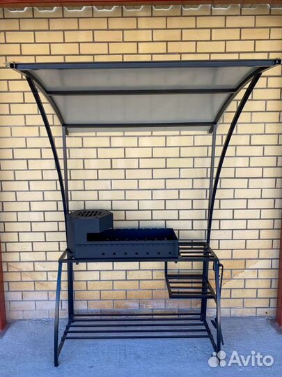 Мангал с крышей, мангальная зона