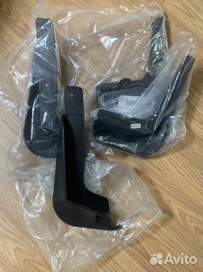 Брызговики toyota corolla 180